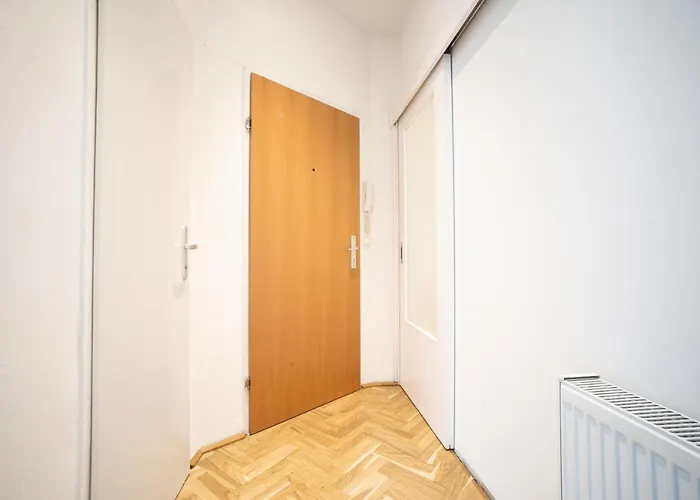 Comfortable, Balcony - Quick Access To Vienna's Old Centre *