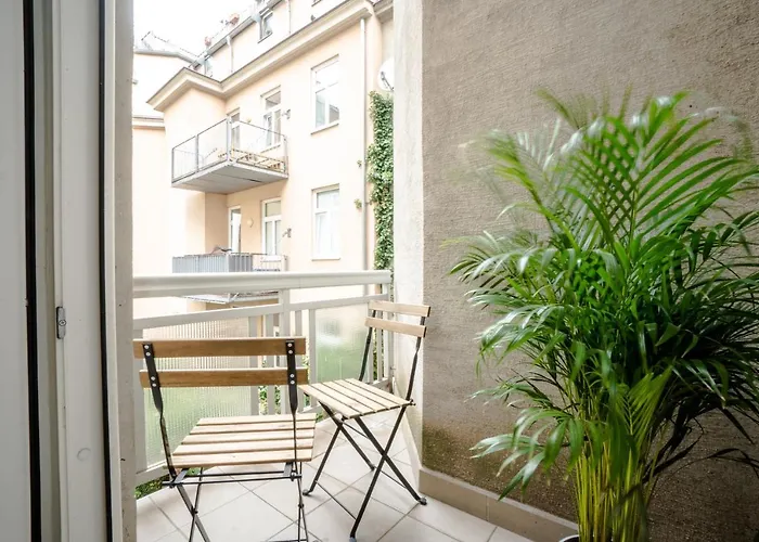 Comfortable, Balcony - Quick Access To Vienna's Old Centre *